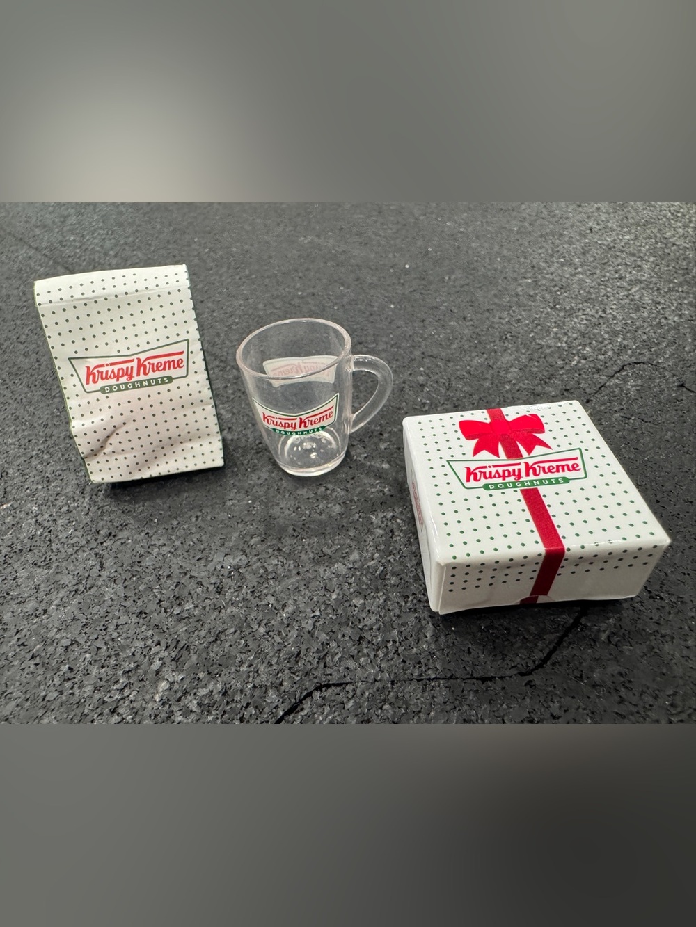 ZURU Mini Brands Create Krispy Kreme Miniature Coffee Mug Gift Box Set